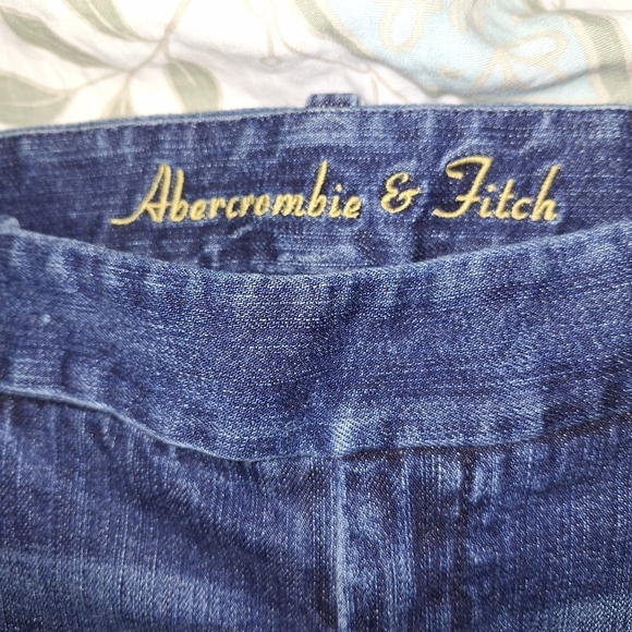 A Pair of Abercrombie and Fitch ladies flare leg jeans in a size 6S. Waist 16.5 - Picture 3 of 9